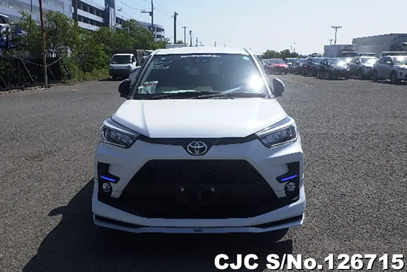 Toyota Raize in White for Sale Image 4