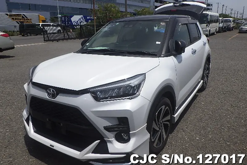 Toyota Raize in Pearl White for Sale Image 3