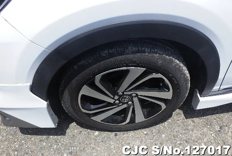 Toyota Raize in Pearl White for Sale Image 8