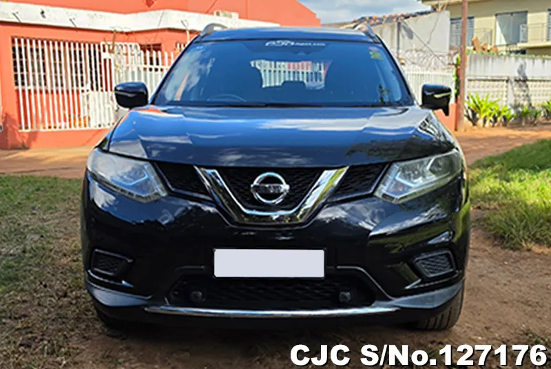 Nissan X-Trail in Black for Sale Image 4