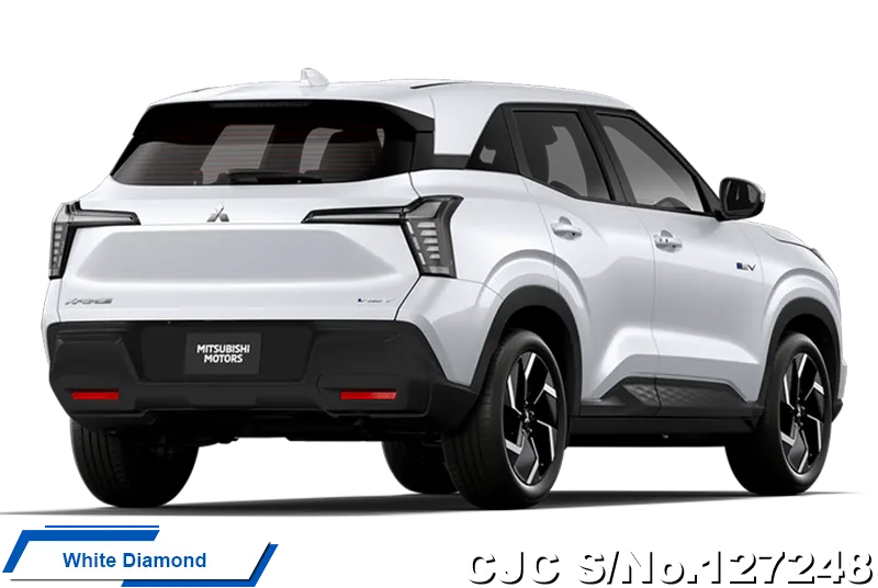 Mitsubishi Xfroce in Blade Silver for Sale Image 8