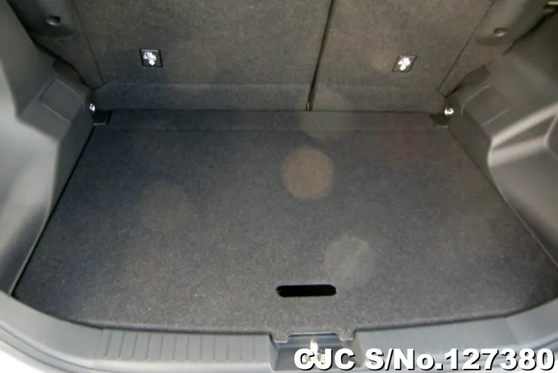 Toyota Raize in Pearl for Sale Image 9