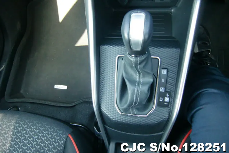 Toyota Raize in Pearl for Sale Image 17