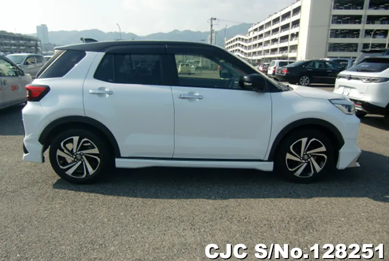 Toyota Raize in Pearl for Sale Image 6