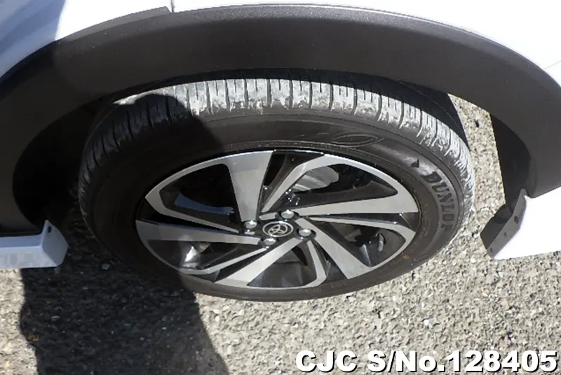 Toyota Raize in Pearl for Sale Image 10