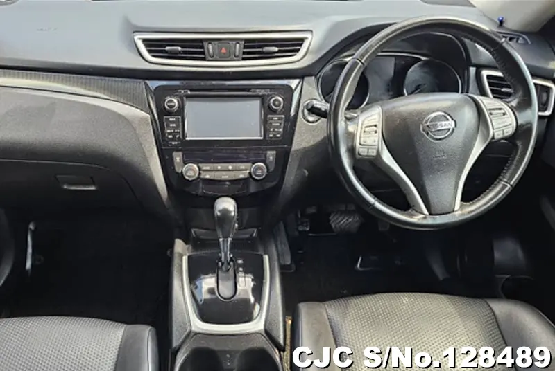 Nissan X-Trail in Gray for Sale Image 5