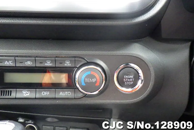 Toyota Raize in Pearl for Sale Image 15