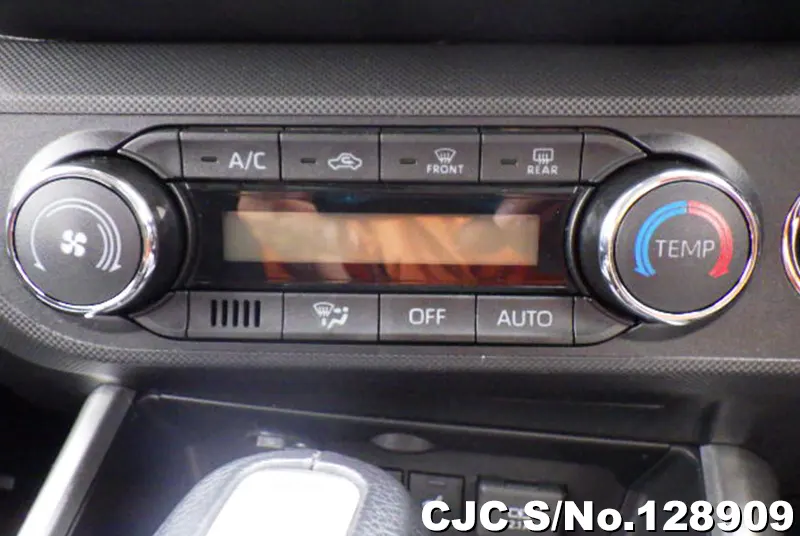 Toyota Raize in Pearl for Sale Image 16