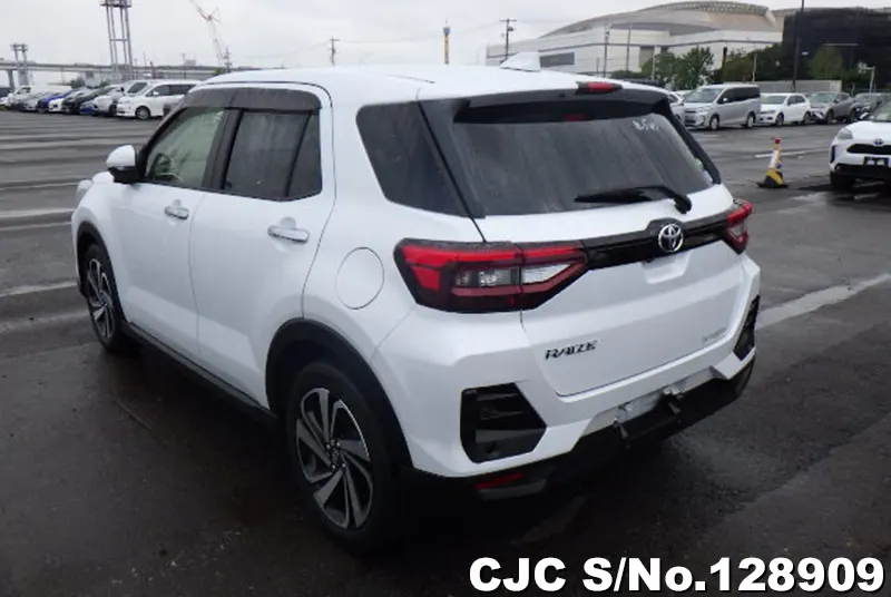 Toyota Raize in Pearl for Sale Image 1
