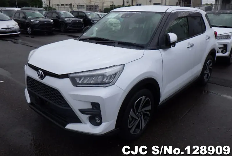 Toyota Raize in Pearl for Sale Image 3