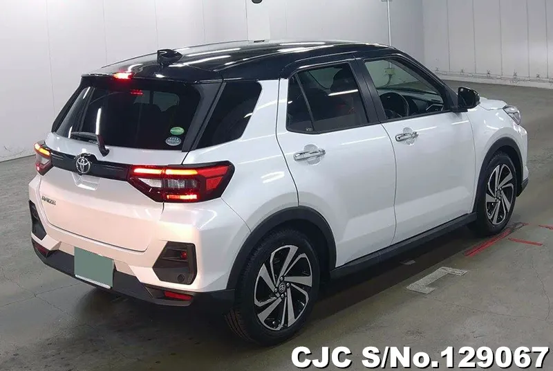 Toyota Raize in White for Sale Image 2
