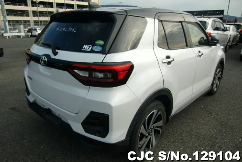 Toyota Raize in White for Sale Image 2