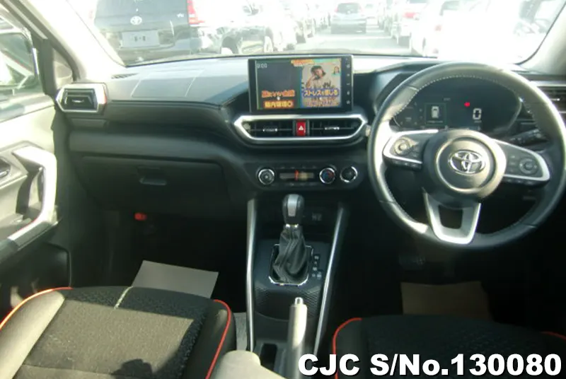 Toyota Raize in White for Sale Image 10