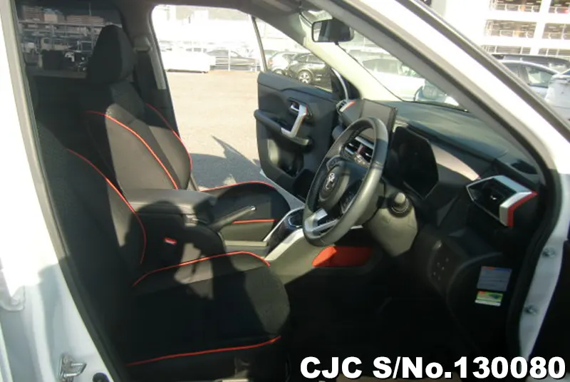 Toyota Raize in White for Sale Image 11