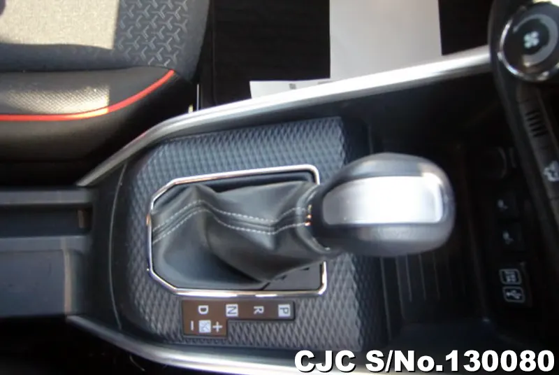 Toyota Raize in White for Sale Image 18