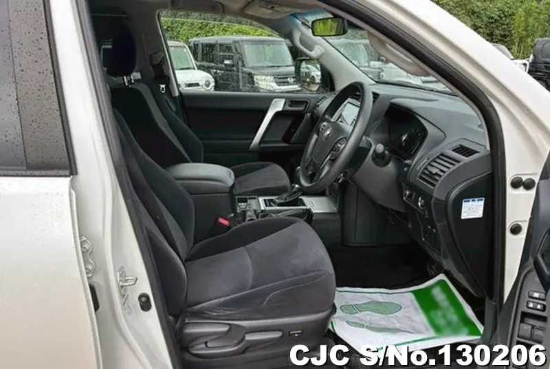 Toyota Land Cruiser Prado in White for Sale Image 8