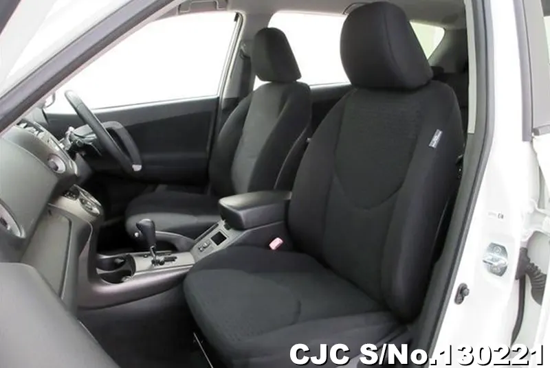 Toyota Vanguard in White for Sale Image 8