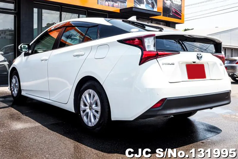 Toyota Prius in White for Sale Image 1