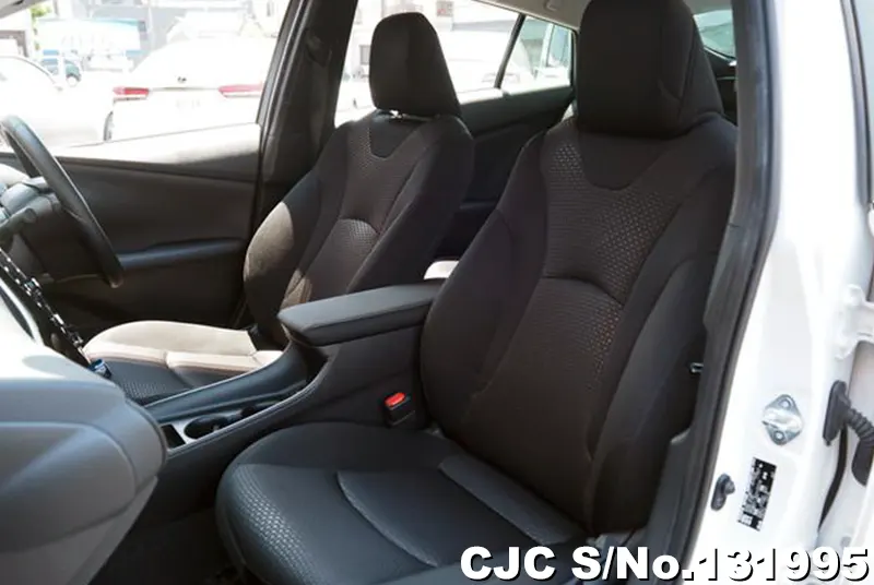 Toyota Prius in White for Sale Image 7
