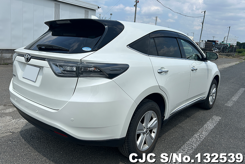 Toyota Harrier in White for Sale Image 2