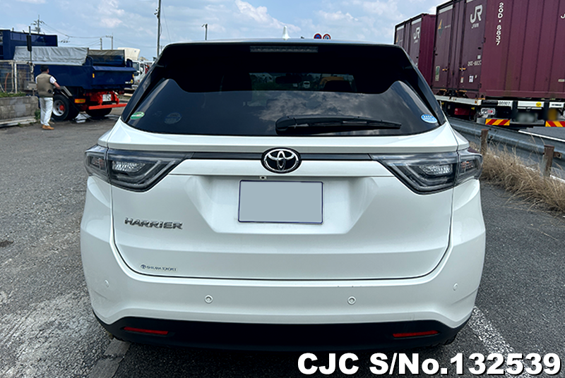 Toyota Harrier in White for Sale Image 5