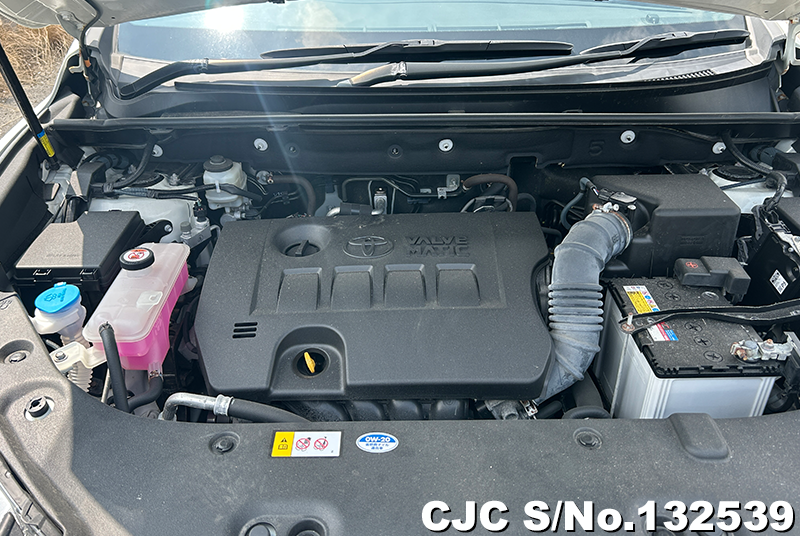 Toyota Harrier in White for Sale Image 15