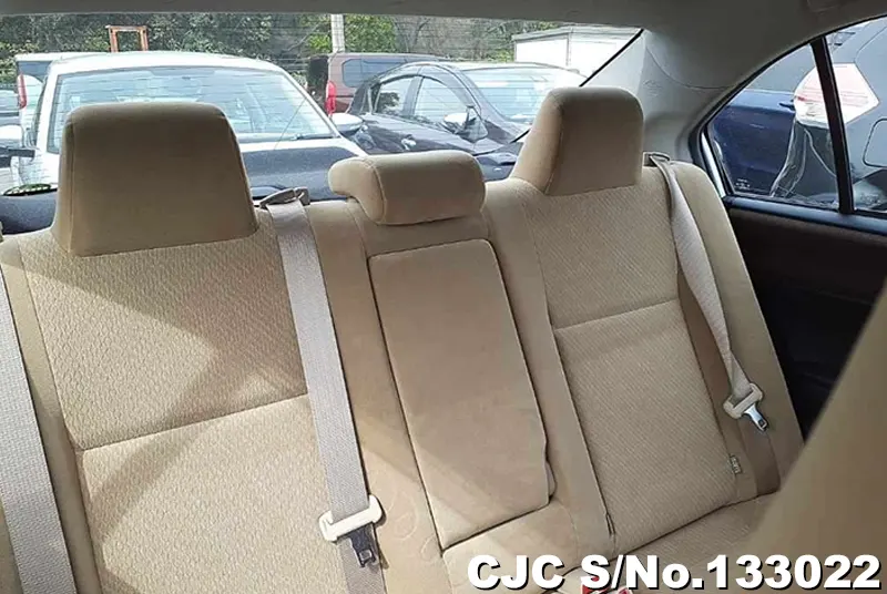 Toyota Corolla Axio in White for Sale Image 10