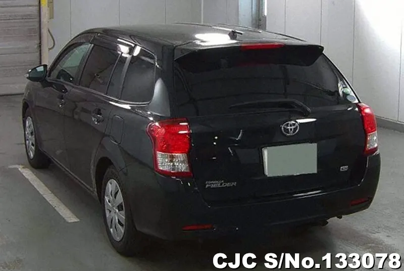 Toyota Corolla Fielder in Black for Sale Image 1