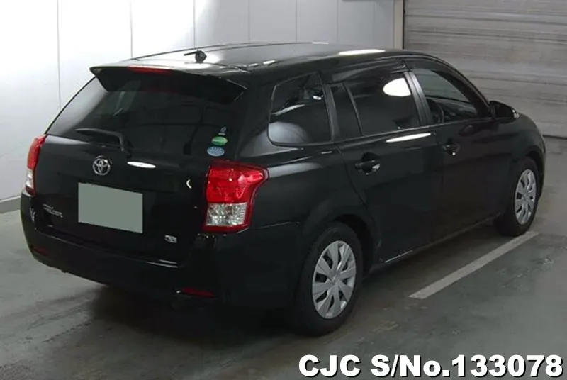 Toyota Corolla Fielder in Black for Sale Image 2