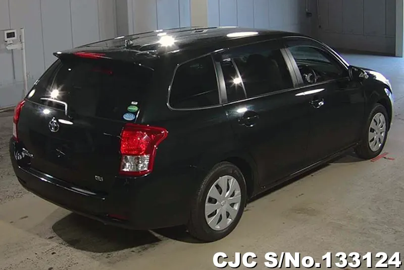 Toyota Corolla Fielder in Black for Sale Image 2