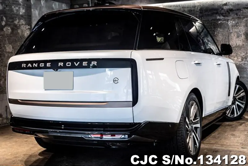 Land Rover Range Rover in White for Sale Image 1