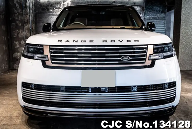 Land Rover Range Rover in White for Sale Image 2