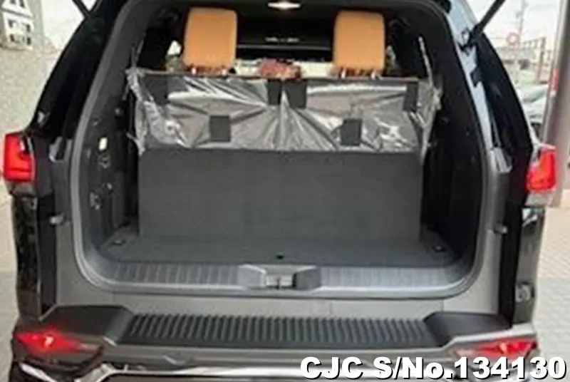Lexus LX 600 in Black for Sale Image 7