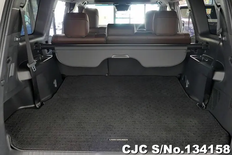 Toyota Land Cruiser 250 in Pearl for Sale Image 8