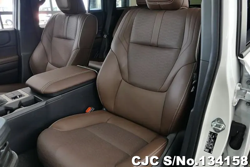 Toyota Land Cruiser 250 in Pearl for Sale Image 12