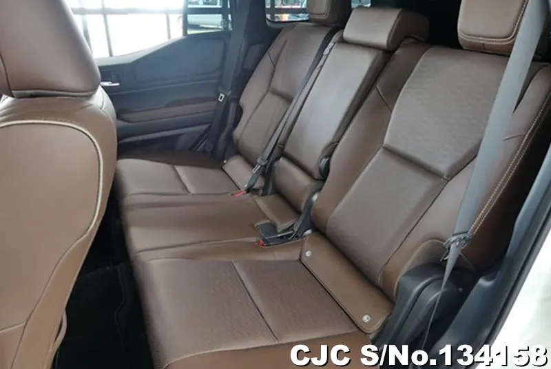 Toyota Land Cruiser 250 in Pearl for Sale Image 14
