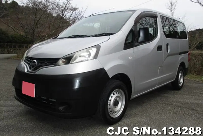 Nissan NV200 in Silver for Sale Image 3