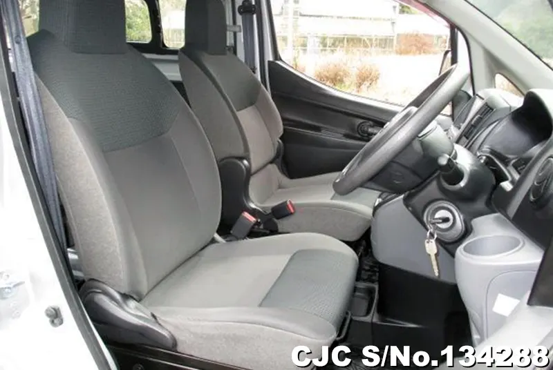 Nissan NV200 in Silver for Sale Image 9