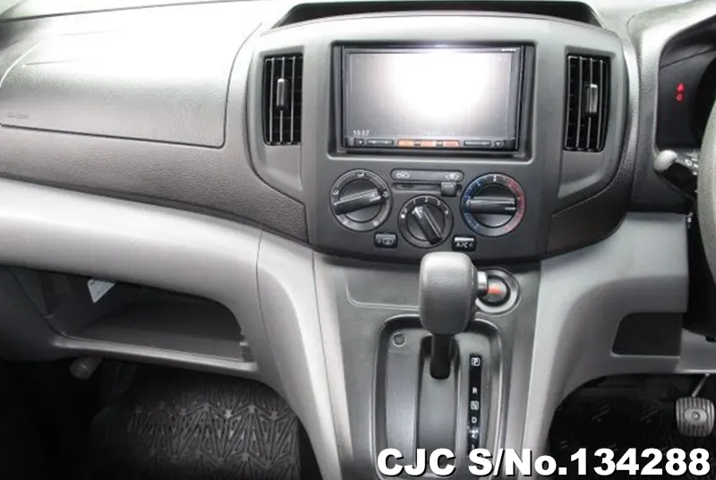 Nissan NV200 in Silver for Sale Image 10