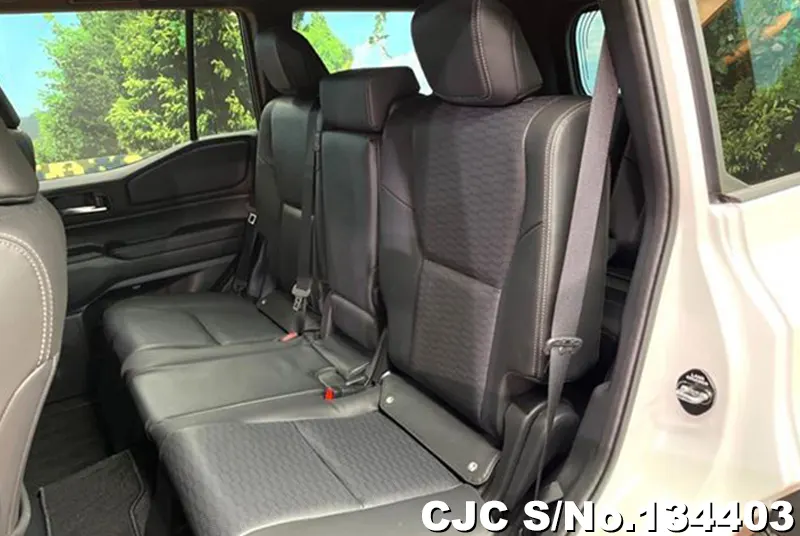 Toyota Land Cruiser 250 in White for Sale Image 5