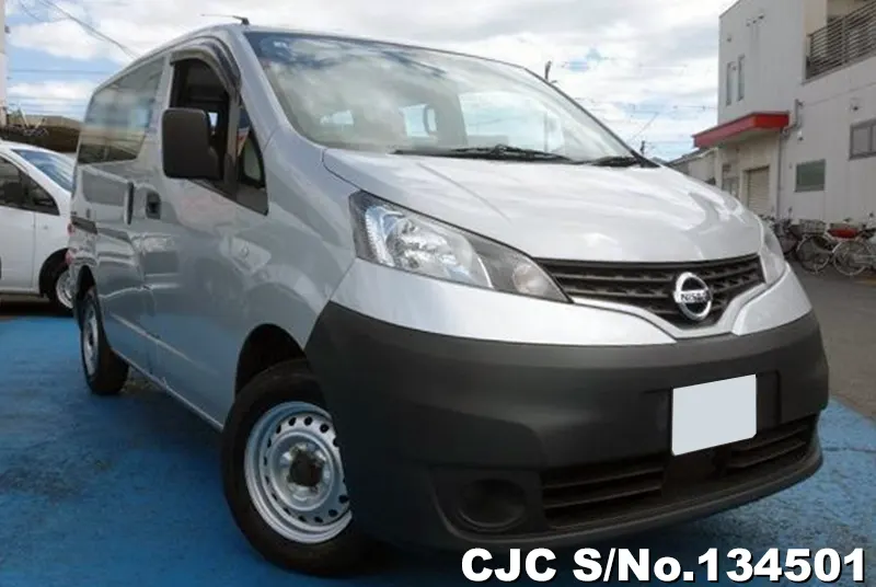 Nissan / NV200 2020
