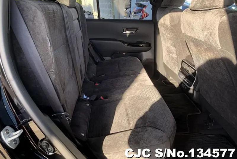 Toyota Land Cruiser in Black for Sale Image 9