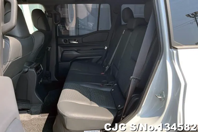 Toyota Land Cruiser 250 in Pearl for Sale Image 7