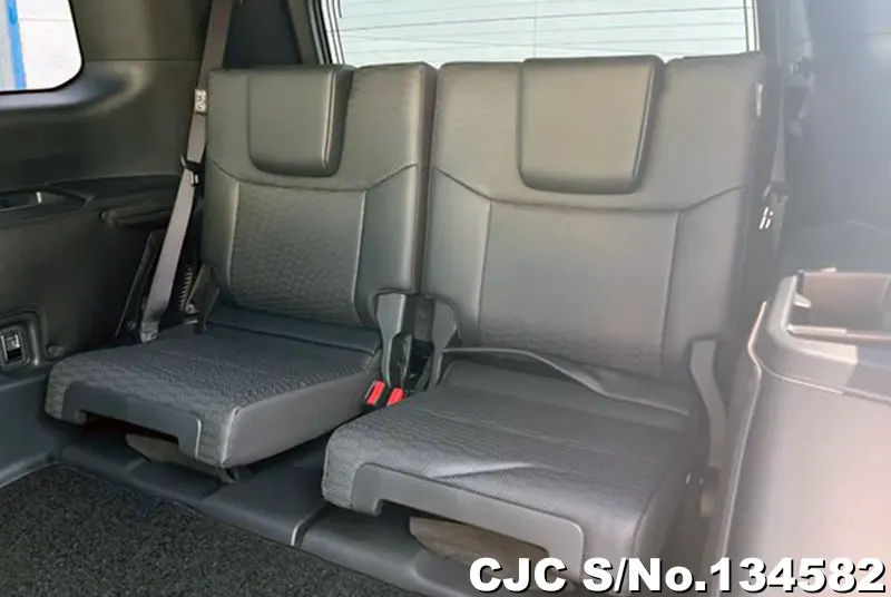 Toyota Land Cruiser 250 in Pearl for Sale Image 9