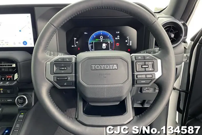 Toyota Land Cruiser 250 in White for Sale Image 2
