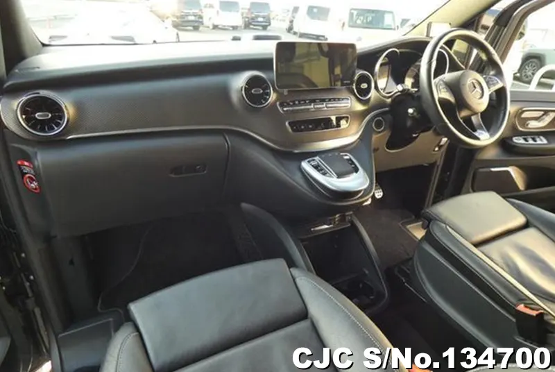 Mercedes Benz V Class in Gray for Sale Image 2