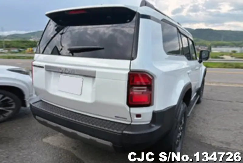 Toyota Land Cruiser 250 in Pearl for Sale Image 2