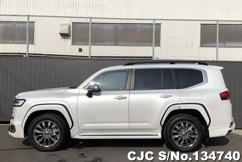 Toyota Land Cruiser in Pearl for Sale Image 7