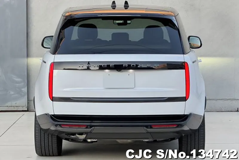 Land Rover Range Rover in White for Sale Image 5