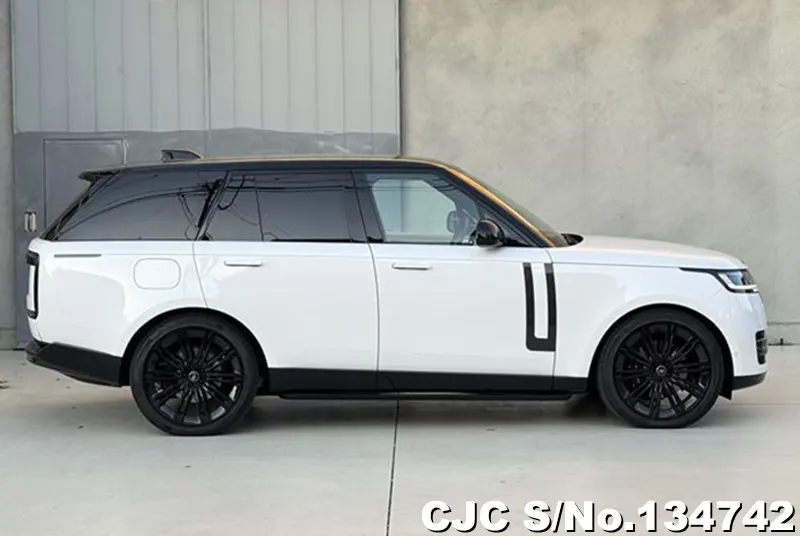 Land Rover Range Rover in White for Sale Image 6